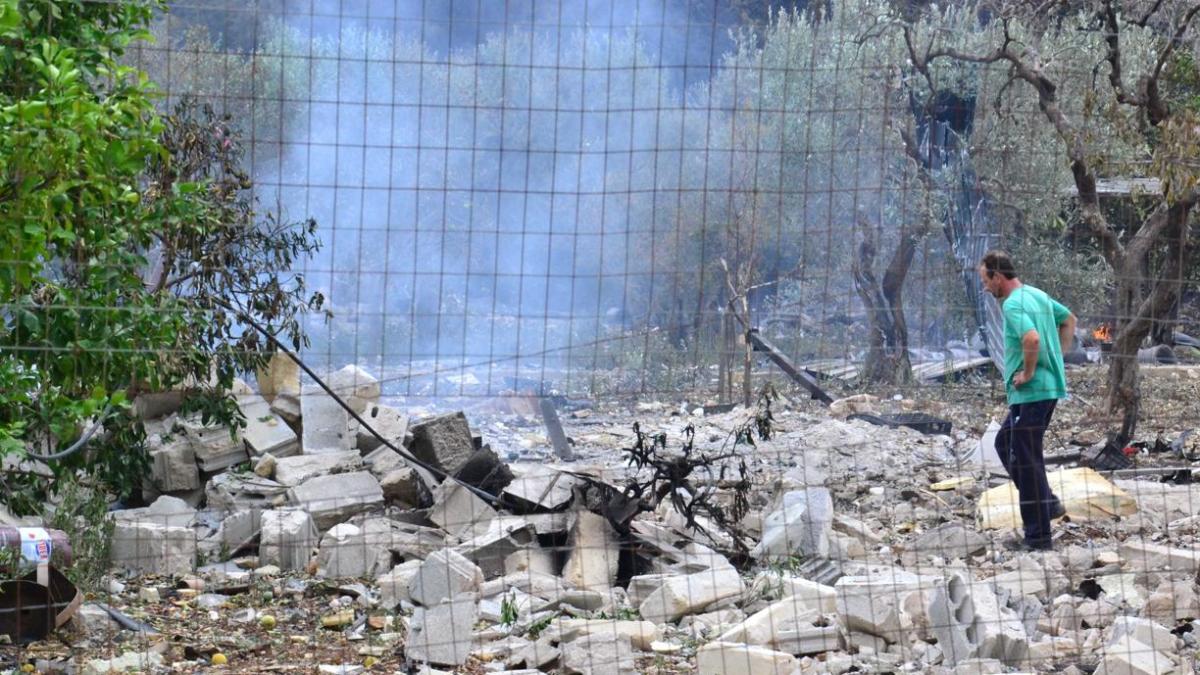 Esplosione di una fabbrica di fuochi d'artificio nel barese: 9