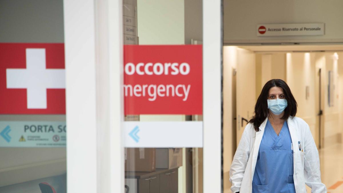 Firenze, 36enne pestato dal branco di ragazzini per una sigaretta