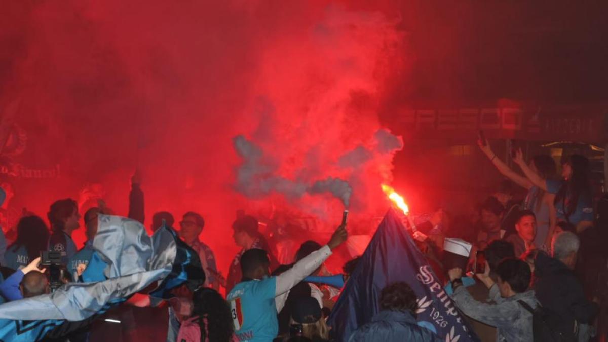Tifosi del Napoli aggrediti a Parma mentre festeggiavano lo Scudetto, indagati e perquisiti 15 ultrà ducali