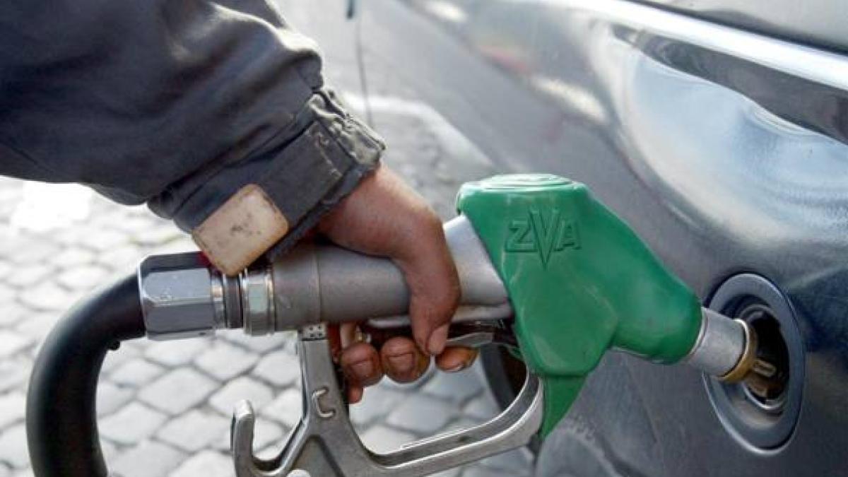 Diesel invece di benzina (e viceversa) in due distributori di Salò: ecco  quali sono. Segnalati a Comune e polizia locale | Corriere.it