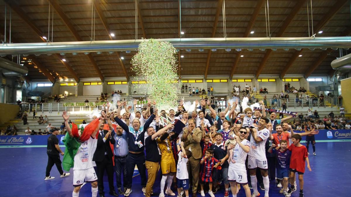 Feldi Eboli campione d'Italia, ai salernitani lo Scudetto del futsal