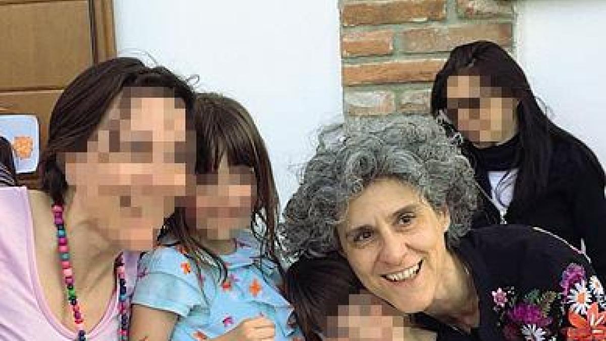 Famiglie arcobaleno, una mamma: «Io, senza diritti. Lasciata dalla compagna  non posso più vedere le figlie» | Corriere.it