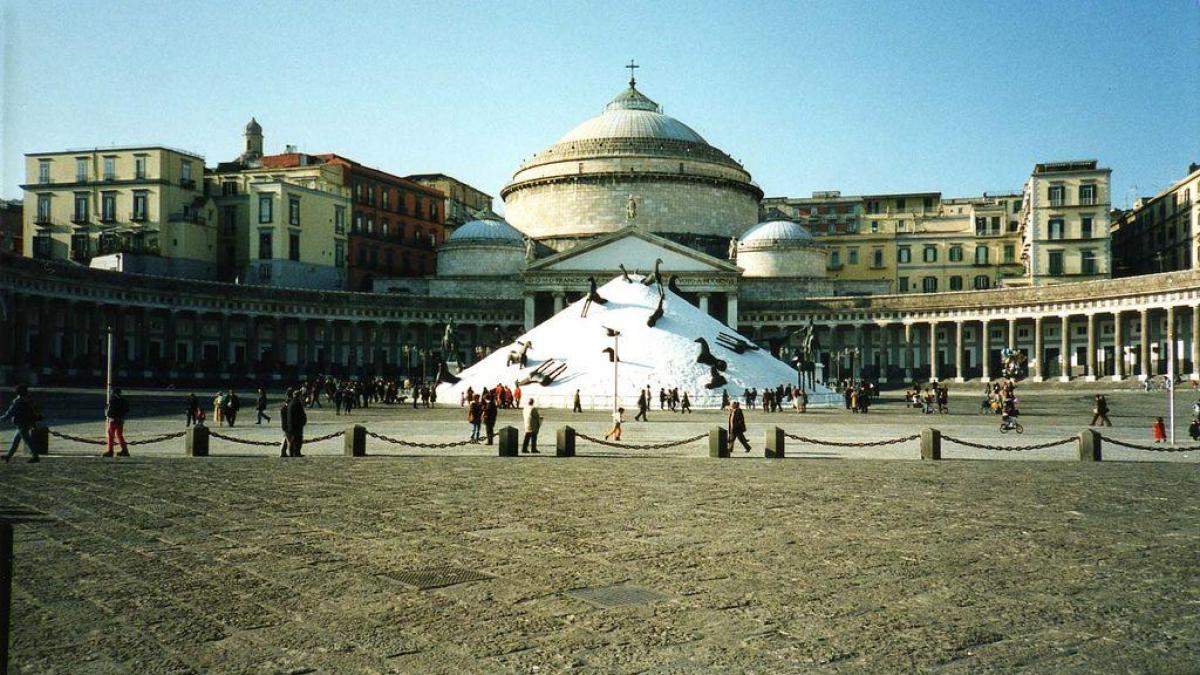 Napoli, tutte le opere vandalizzate: dalla montagna di sale di Paladino ...