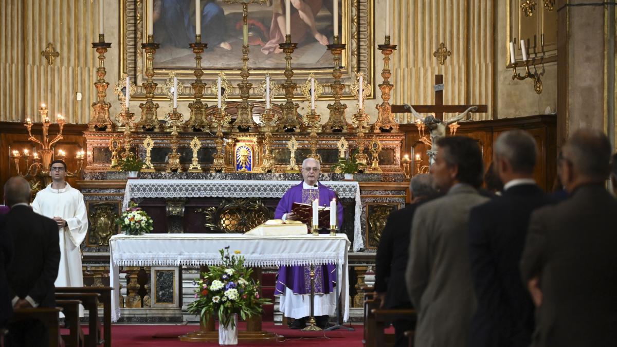 Come Si Chiama La Messa Dopo Un Mese Dalla Morte Berlusconi, messa privata ad Arcore per familiari e amici a un mese