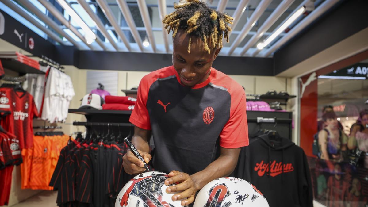 Photos: AC Milan announce inauguration of official store at Malpensa Airport