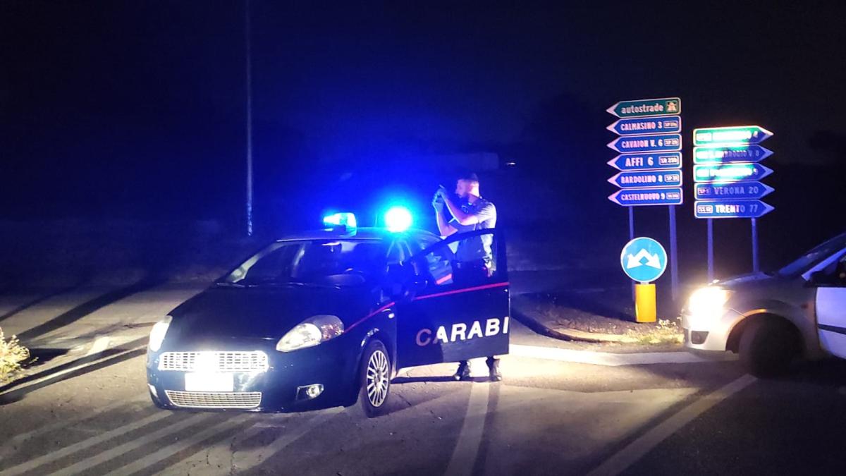 Verona, picchia e tenta di violentare una donna in auto: aggressore  inseguito e bloccato da altri automobilisti | Corriere.it