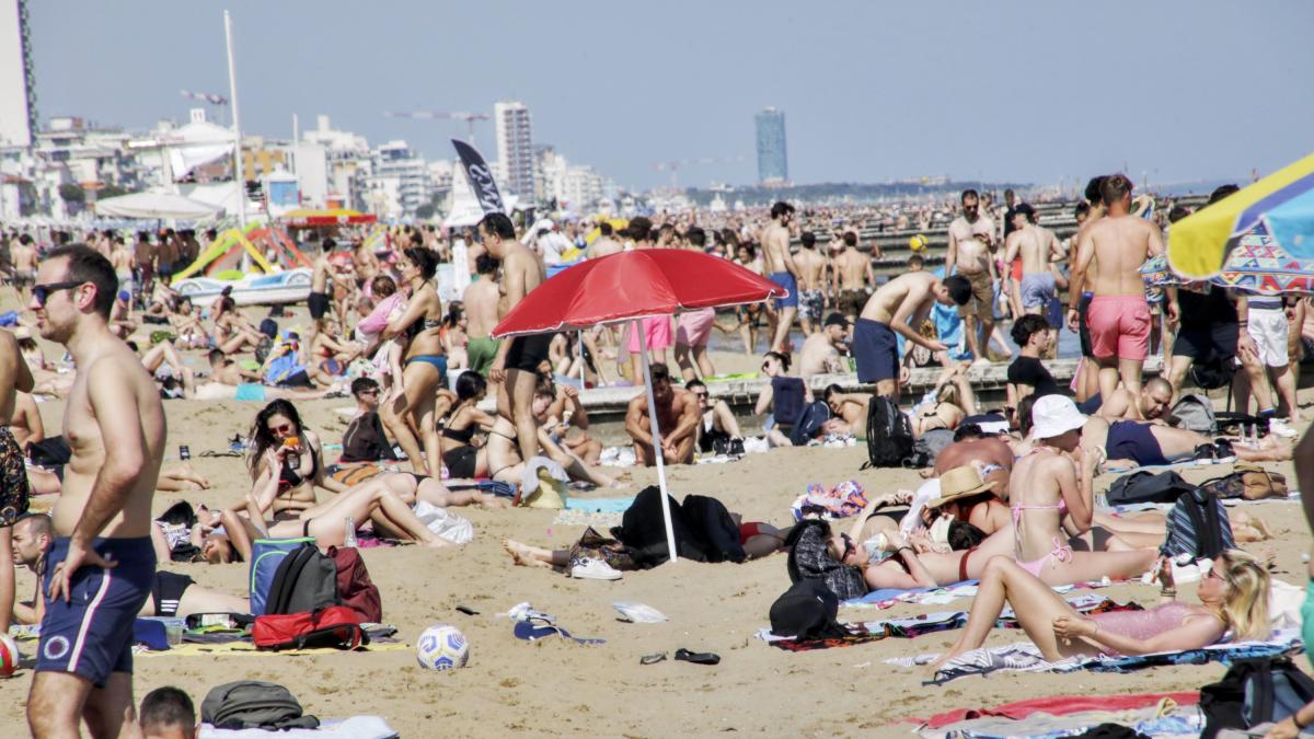 Jesolo. Ore di terrore in spiaggia, bimba di 7 anni scompare nel nulla: i  genitori chiamano i soccorsi. Poi la svolta