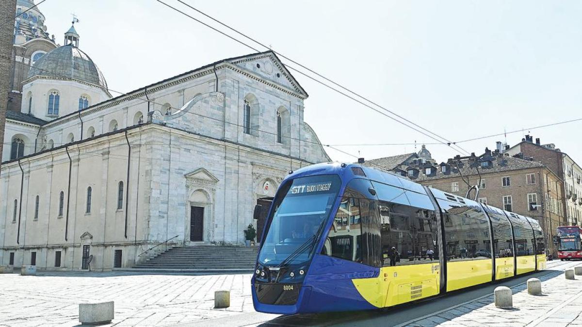 Tram storico a Torino, viaggio sui binari del tempo - Piemonte con