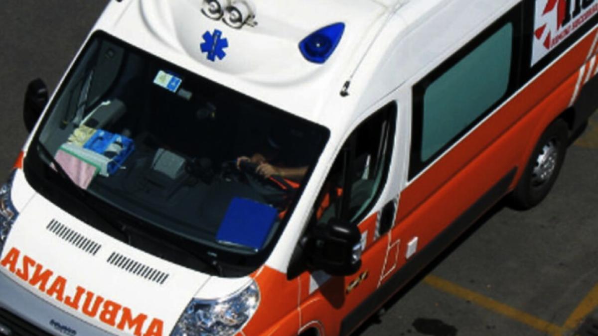 Milan, um pedestre de 83 anos, morreu após ser atropelado por um carro ao cruzar as linhas em Lambrate