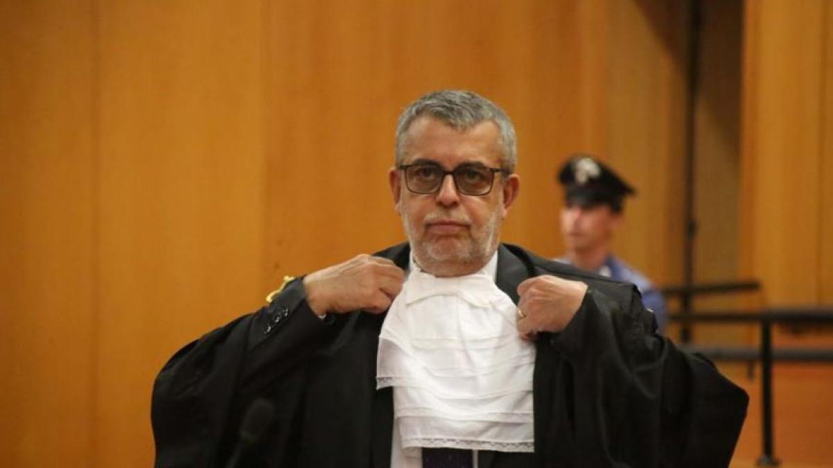 Torino, il pg Francesco Saluzzo lascia dopo 46 anni «Niente feste e i