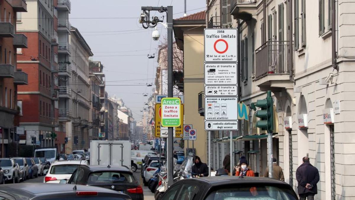 Il centro di Milano vietato alle auto dei non residenti»: la delibera del  Municipio 1 per inasprire Area C
