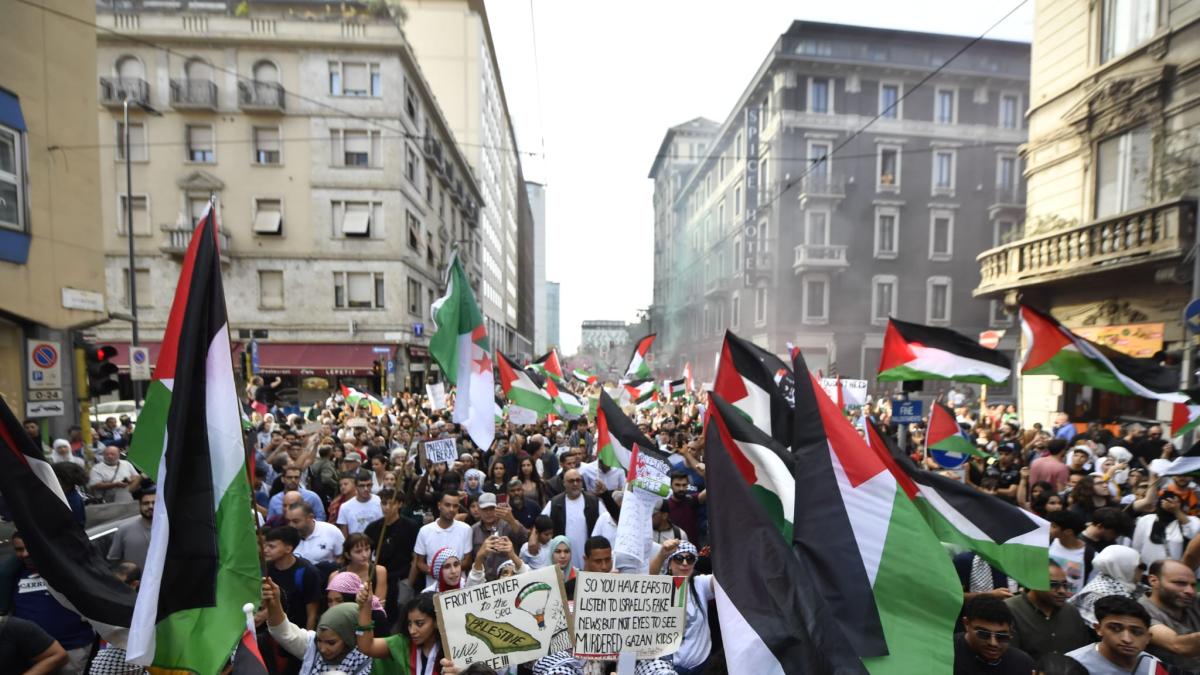 Milano La Manifestazione Pro Palestina Di Oggi In Mila Al Corteo Dalla Centrale Al Parco