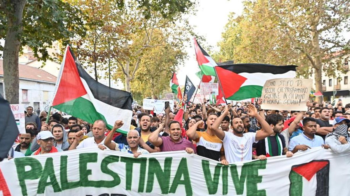 Torino, In Tremila Al Corteo Pro Palestina: «Siamo Qui Per L'umanità ...