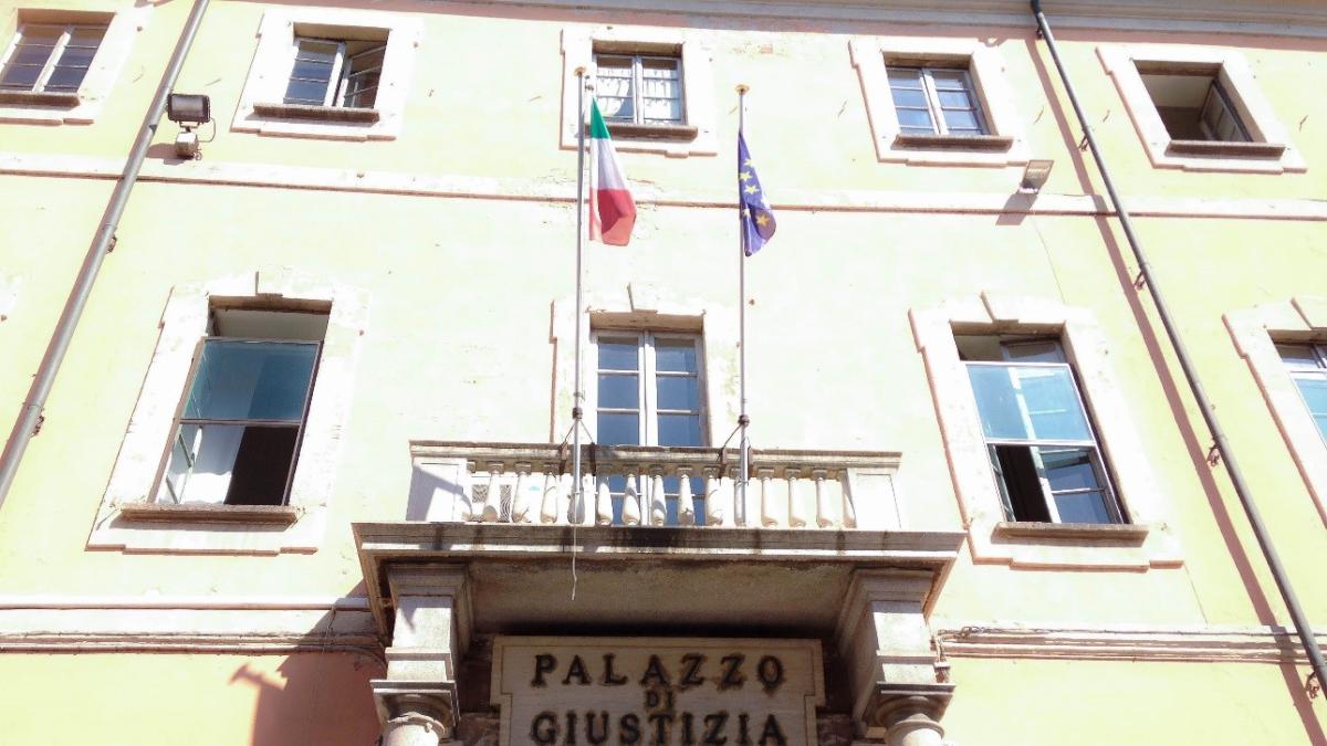 Pavia, ex carabiniere condannato a quattro anni per corruzione: la casa comprata dal costruttore a metà del suo valore