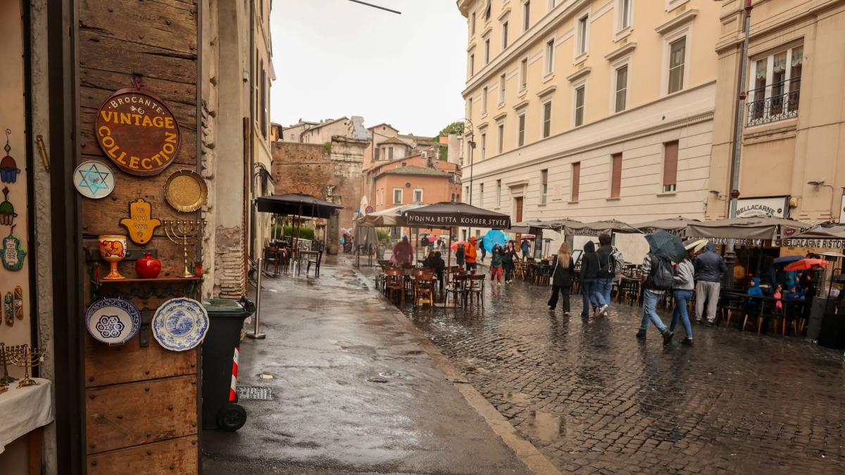 Paura Al Ghetto Di Roma Dopo Lo Sfregio Alle Pietre D'inciampo ...