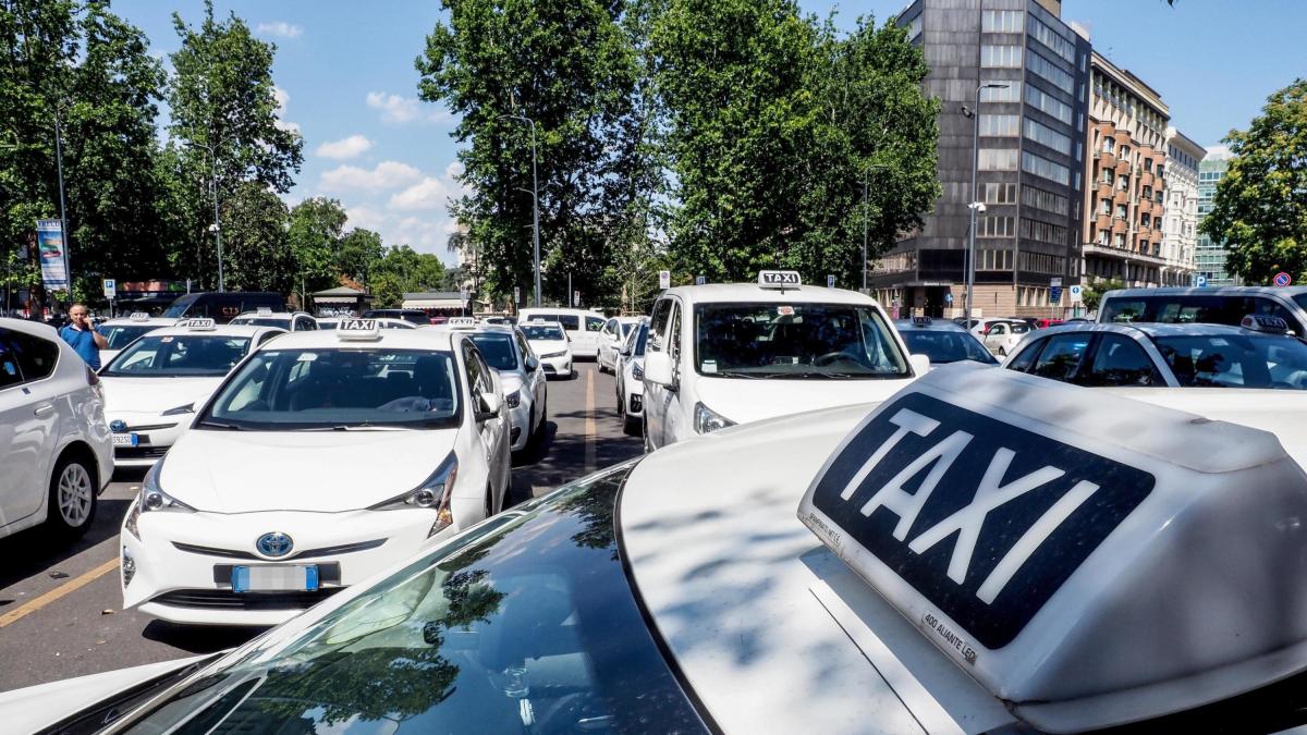 Taxi A Milano, Richiamo Dell'Antitrust: Aumentare Le Licenze Di Oltre ...