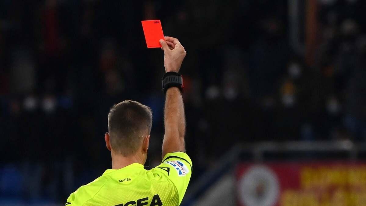 Rovereto, giocatore sputa in faccia all'arbitro: scatta la squalifica per  due anni