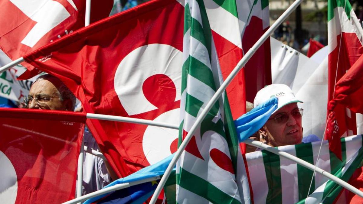 Sciopero 29 novembre, la mobilitazione avrà un inno «firmato» da artisti anonimi: «Il messaggio ha la priorità, non chiedetevi chi siamo»