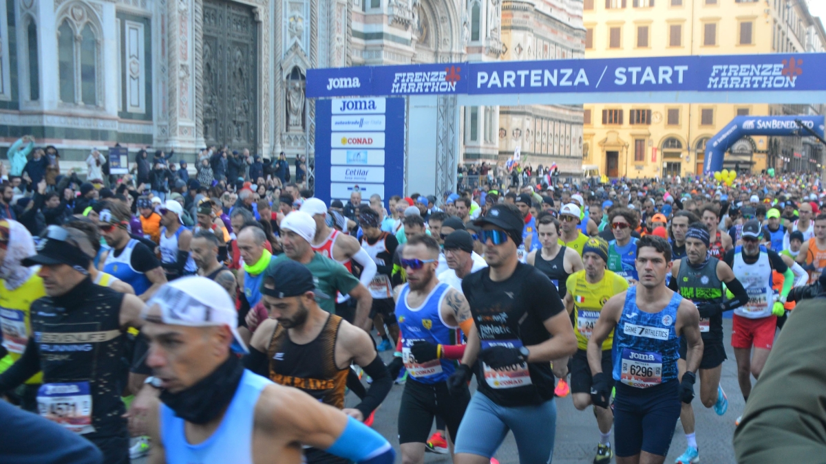 Domenica si corre la Firenze Marathon, tutti i provvedimenti di circolazione e deviazioni di bus e tram