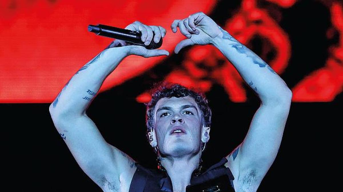 Blanco compie 23 anni: ex calciatore, il palco distrutto a Sanremo, la vita privata, 9 segreti