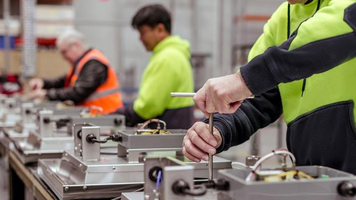 Chiunque Non Abbia Potuto Evitare La Caduta Di Materie Viscide Produzione industriale, la spinta di Transizione 5.0 per evitare la