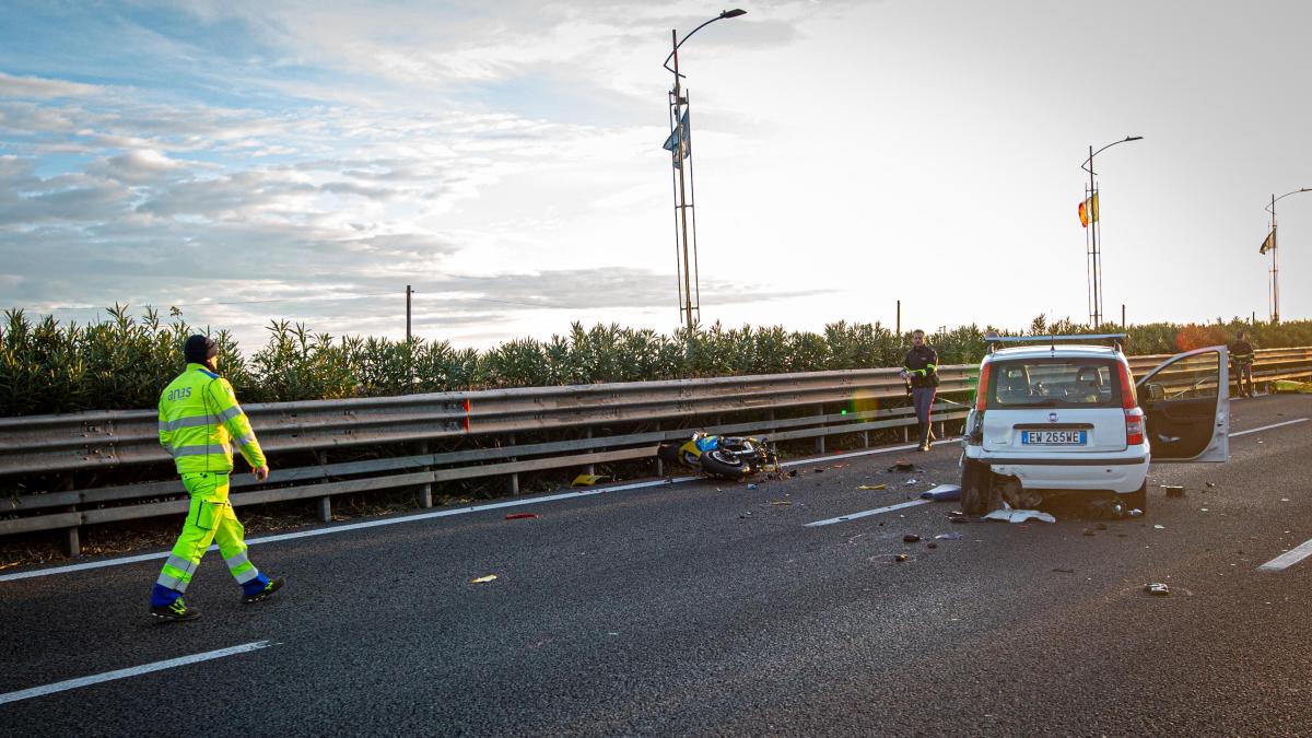 Incidente Sulla Roma-Fiumicino, Si Schianta Con La Moto E Muore. È La ...