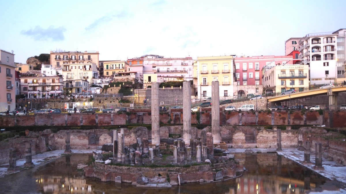 Terremoto ai Campi Flegrei, due scosse di magnitudo 2.1 e 2.0 avvertite dalla popolazione. Sciame sismico dalla notte