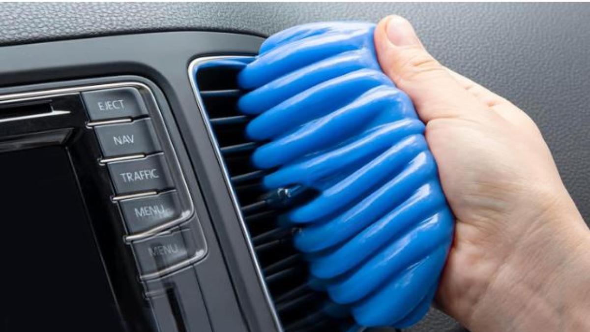 Gomma-gel per la pulizia degli interni dell'auto: come usarla (anche per la  tastiera del computer)