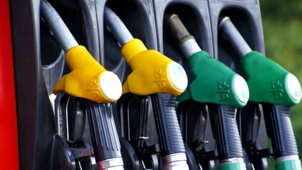 Firenze, la Finanza avvia un piano di controlli ai distributori contro il caro carburante. I gestori: «Pronti allo sciopero»