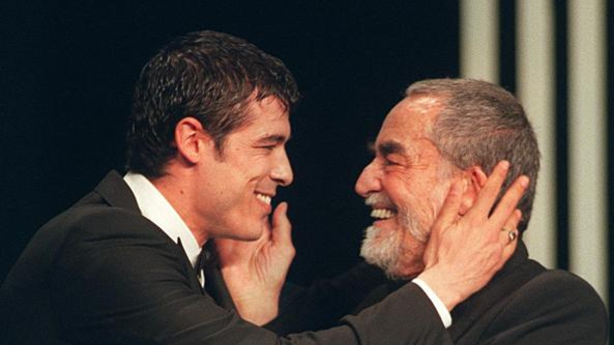 Alessandro Gassmann ricorda il padre: «Avrebbe potuto viaggiare gratis con i premi alla carriera, oggi basta avere follower per vivere a scrocco»
