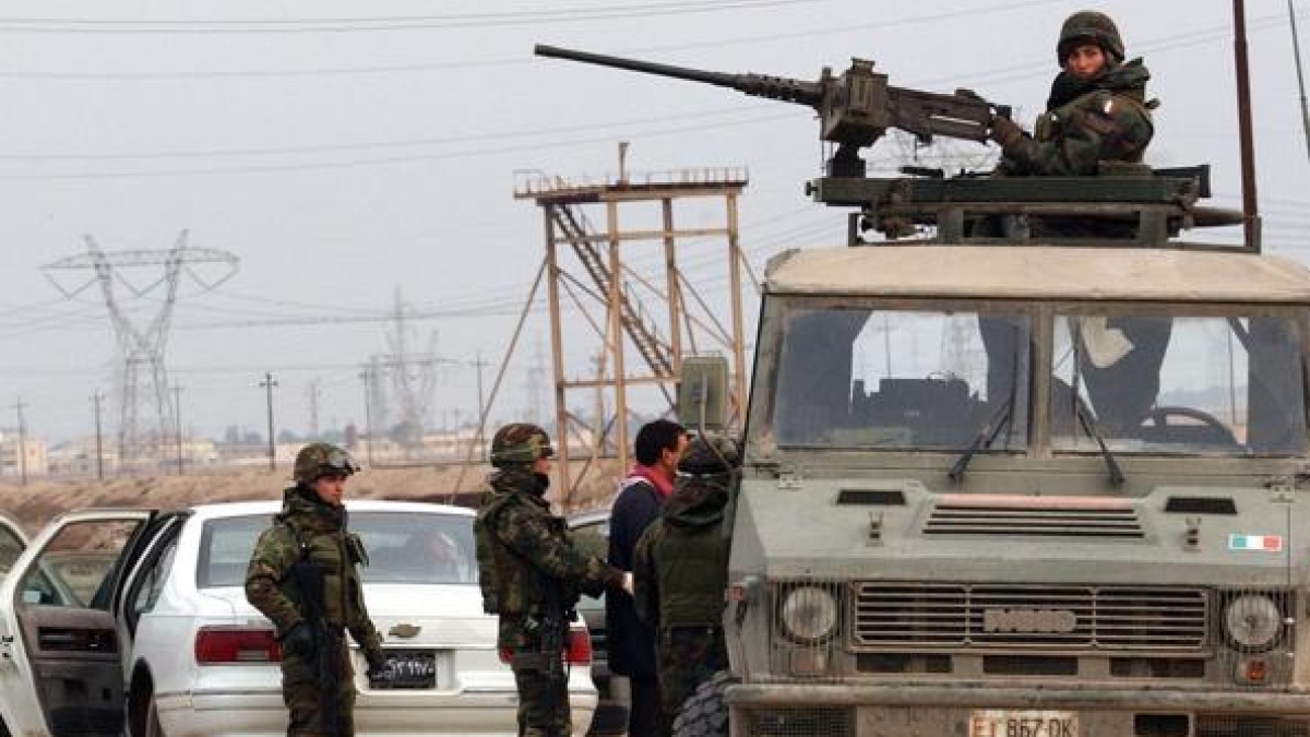 I 1.100 italiani sul fronte iracheno: una parte trasferita in Kuwait per «motivi di sicurezza»