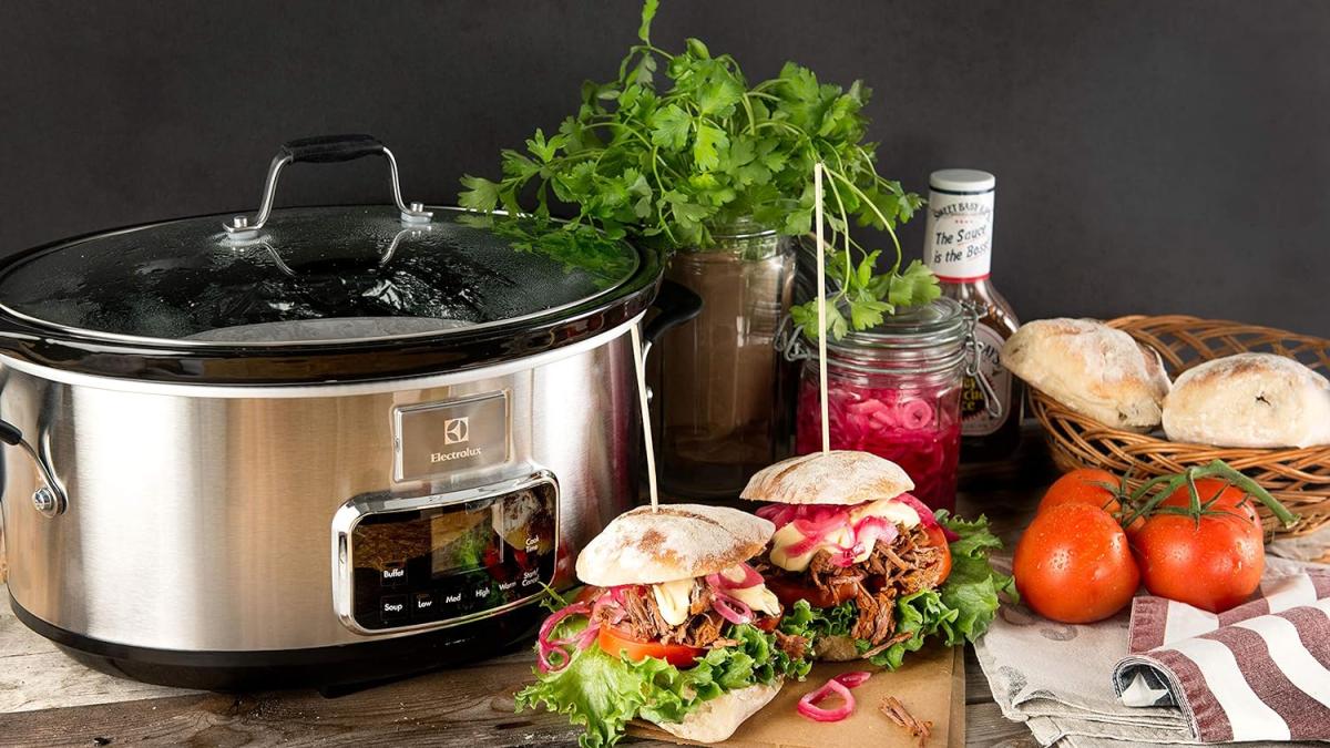 Amazon offerte del giorno, dalla slow cooker all'aspirapolvere robot, le migliori da non farsi