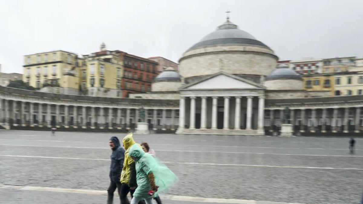 Maltempo in Campania, prorogata l'allerta meteo gialla per forti piogge fino alle 14 di mercoledì