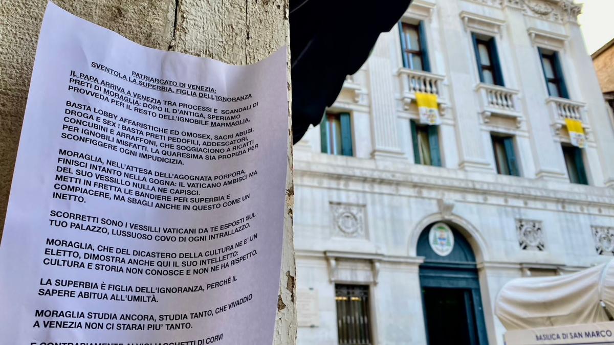 Venezia volantini contro il patriarca Sbagliata la bandiera