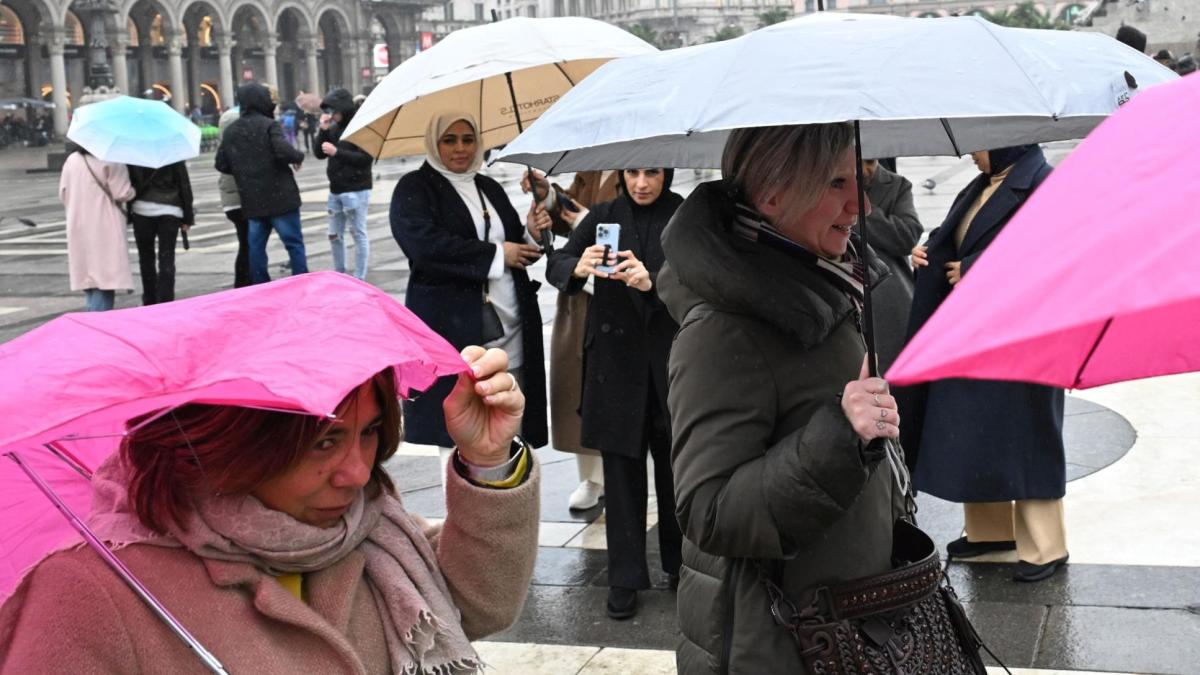 Previsioni meteo venerdì 23 gennaio: a Milano e in Lombardia cielo coperto con pioggia dal pomeriggio (e arriva la neve)