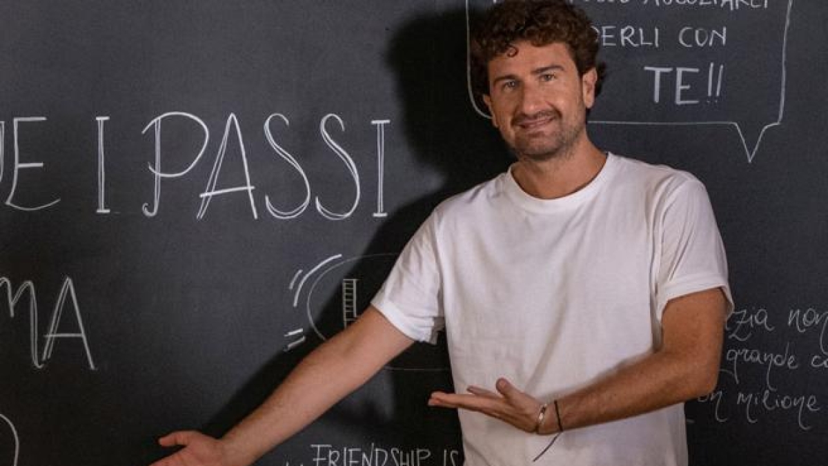 La notte prima degli esami di Alessandro Siani: «Abbuffate di Nutella e quella sensazione di non ricordare nulla»