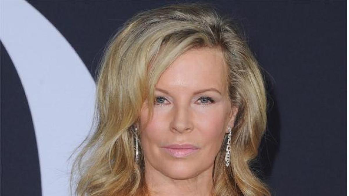 Kim Basinger compie 71 anni: gli inizi nella moda, l'Oscar nel 1998, il burrascoso divorzio da Alec Baldwin, 7 segreti