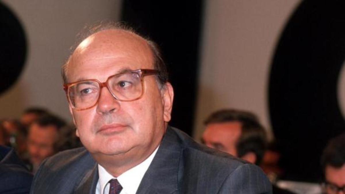 Referendum, da Craxi a Renzi fino a Berlusconi: l’antica tentazione dell’invito al mare