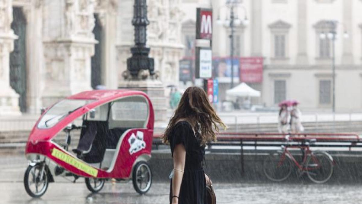 Maltempo A Milano E In Lombardia Oggi Allerta Meteo Gialla Per Forti Maltempo A Milano E In Lombardia Oggi Allerta Meteo Gialla Per Forti