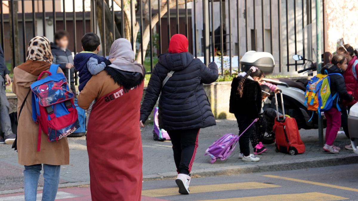 Scuola chiusa per il Ramadan a Pioltello, Ufficio scolastico regionale: Valutare l’annullament