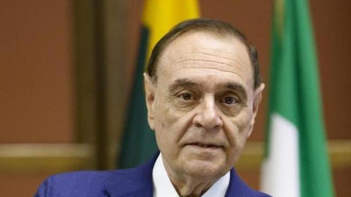 Mastella: «De Luca tiene in ostaggio la coalizione per sue questioni personali»