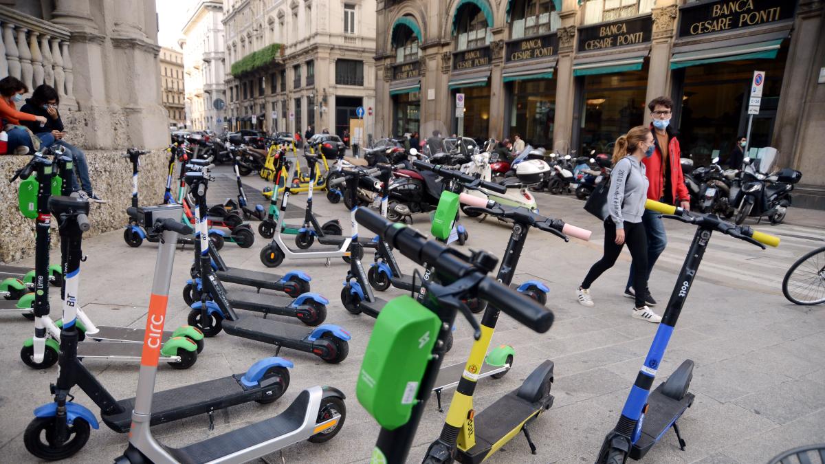 Monopattini: Scatta L’obbligo Di Casco, Assicurazione E Targa. E Ora ...