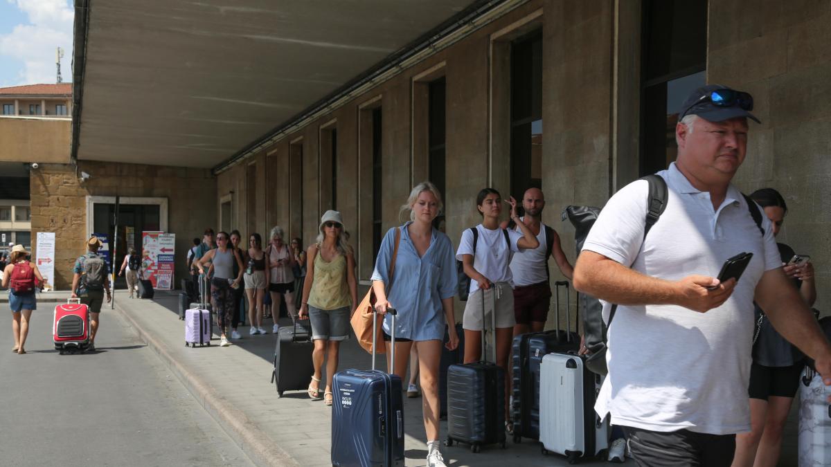 Protesta dei taxi senza preavviso a Firenze, Palazzo Vecchio: controlli a tappeto