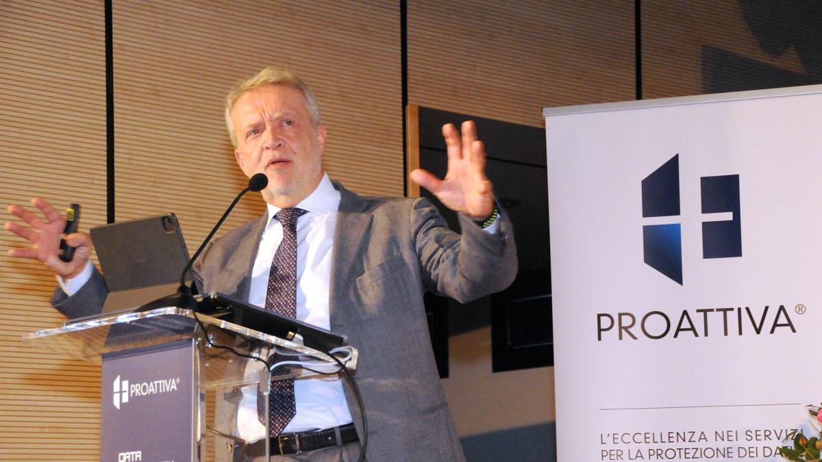 Caso Report, parla il Garante Ghiglia: «Io nella sede di FdI? Sono del partito, ho visto Bocchino e incrociato Arianna Meloni. Io corretto» Caso Report, parla il Garante Ghiglia: «Io nella sede di FdI? Sono del partito, ho visto Bocchino e incrociato Arianna Meloni. Io corretto»
