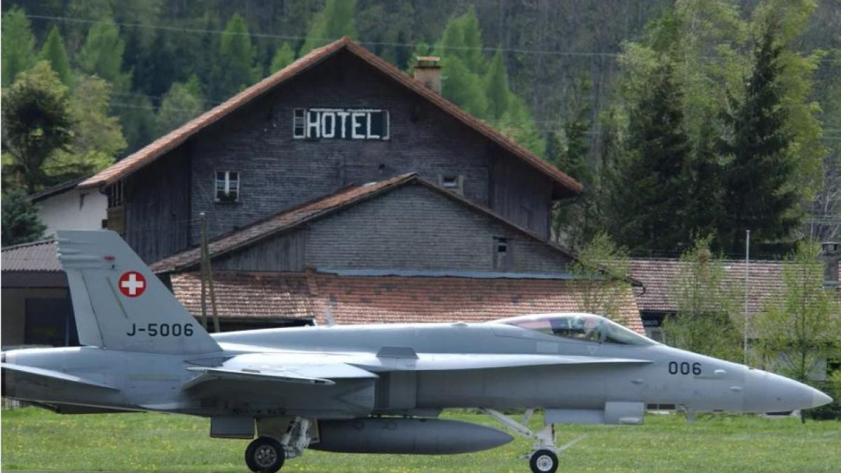Mountain hotel, F35 planes and Chinese hoteliers: the espionage story that worries Switzerland