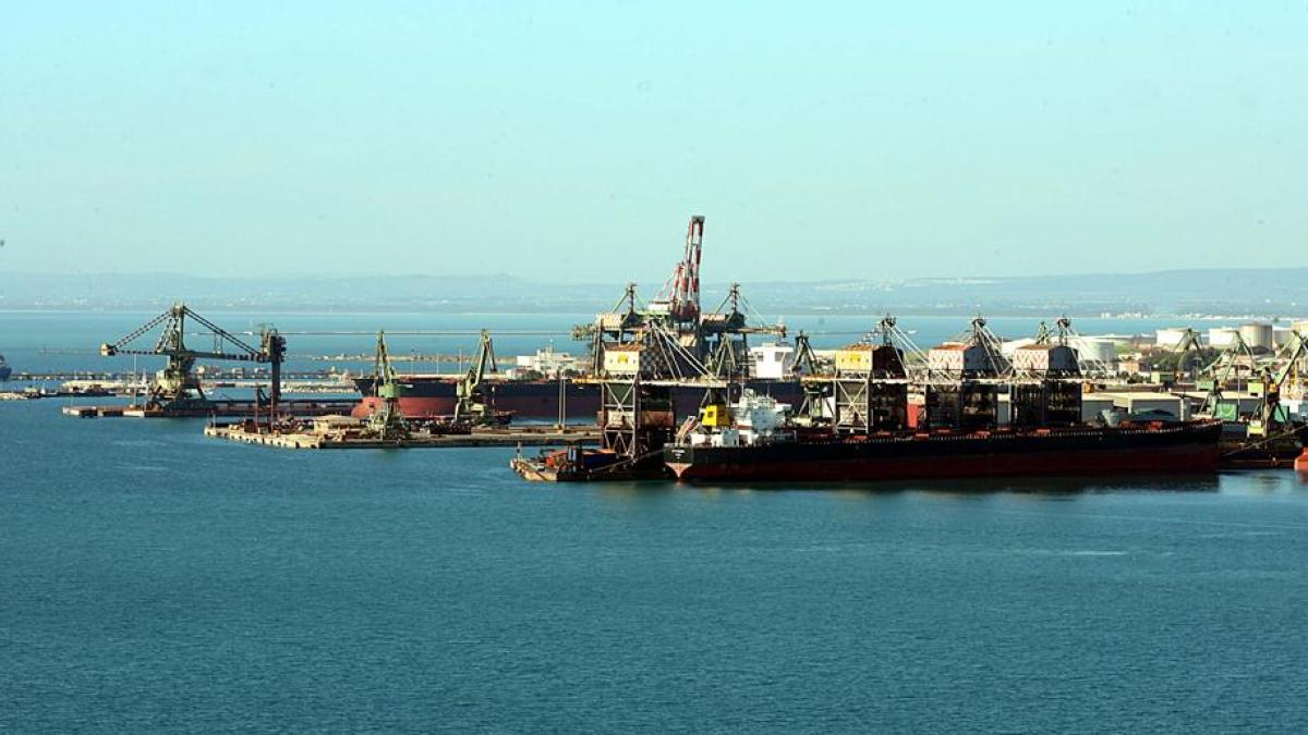 Ex Ilva, il destino nel rigassificatore: se Taranto non lo vorrà il «cuore» si  trasferirà a Genova