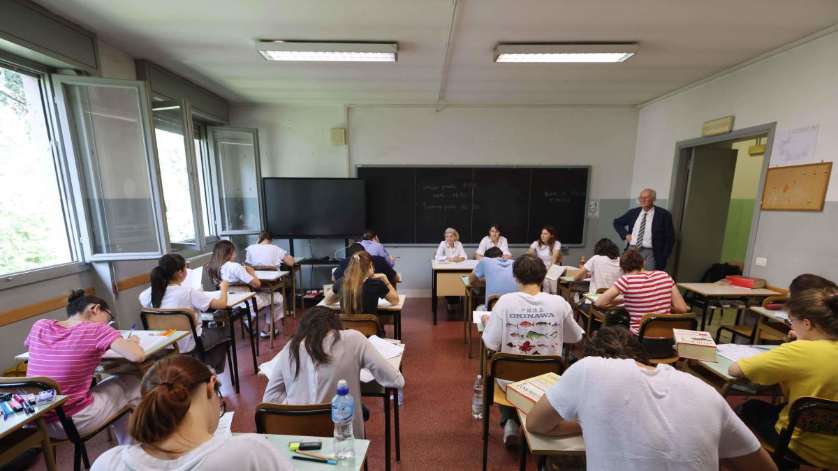 Studenti sotto esame, i consigli del medico: cosa fare e cosa non fare per arrivare alla prova riposati e in buona forma
