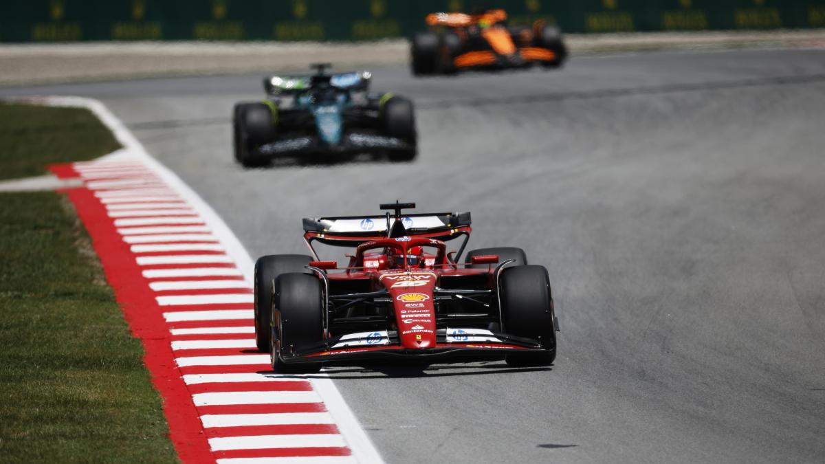 GP de España de F1, resultado de los entrenamientos libres: Hamilton por delante de todos, Sainz 2º y Leclerc 6º. Red Bull en dificultades