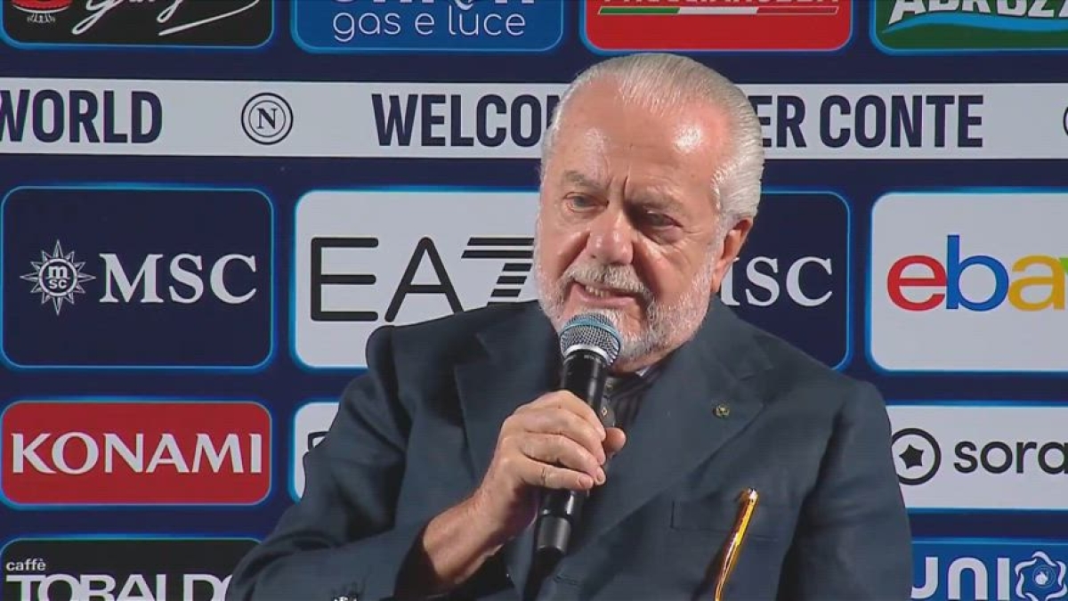De Laurentiis: non vendo il Napoli nemmeno per 2 miliardi. Lo scudetto merito di Conte, De Bruyne lo trattiamo da tre mesi