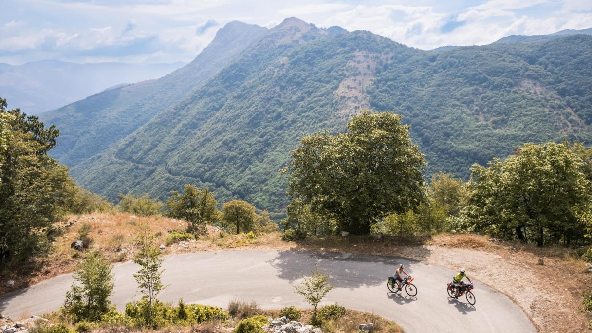 La Via Silente, uno spettacolo lungo 600 chilometri per pedalare tra mare, monti e fiumi nel parco del Cilento